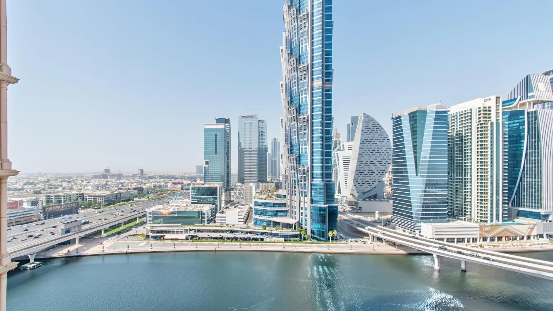 Dreamshoma-1Br Stunning Canal View Dubai Apartment