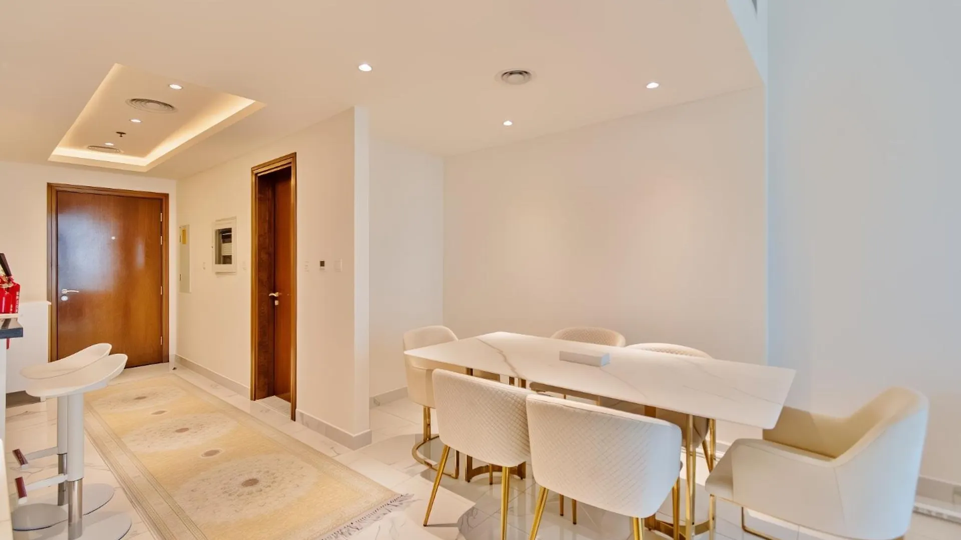 Dreamshoma-1Br Stunning Canal View Dubai Apartment