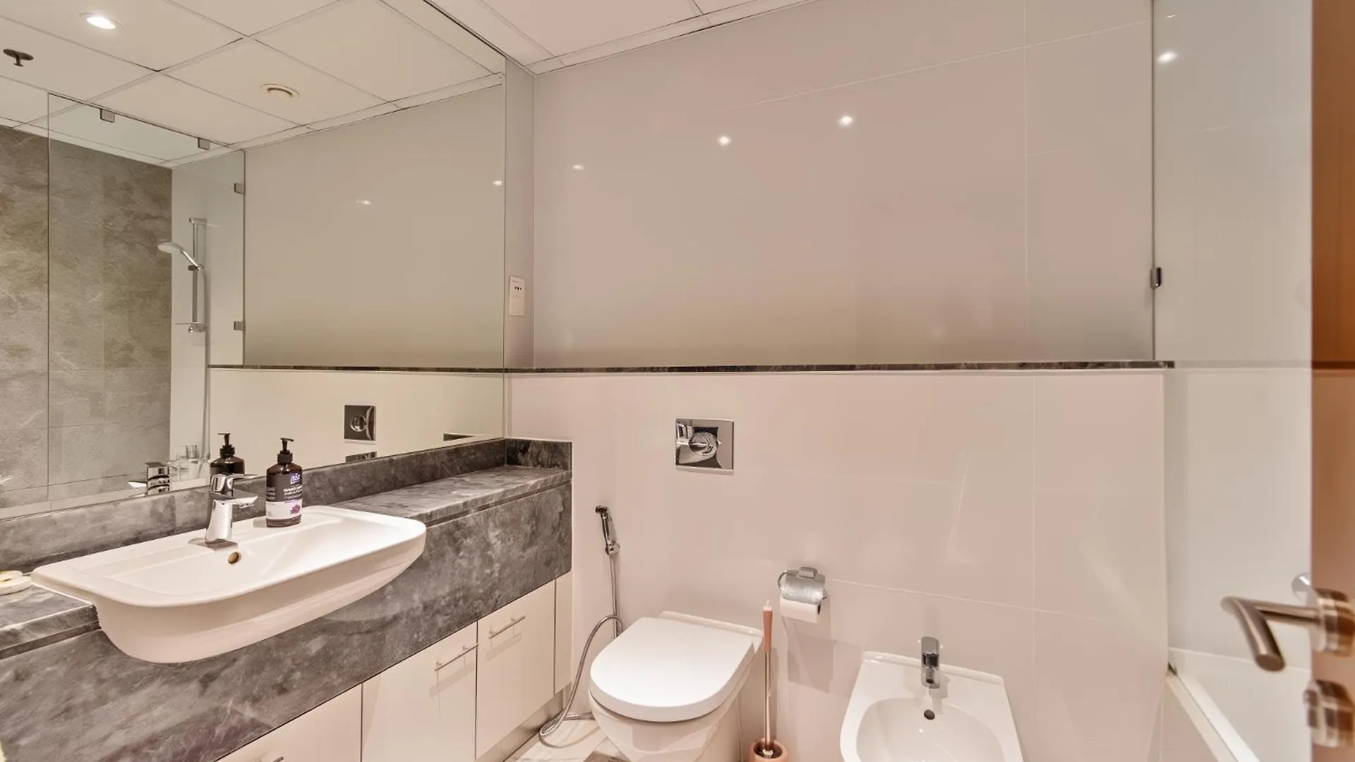 Dreamshoma-1Br Stunning Canal View Dubai United Arab Emirates